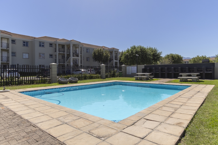 To Let 2 Bedroom Property for Rent in Heritage Park Western Cape